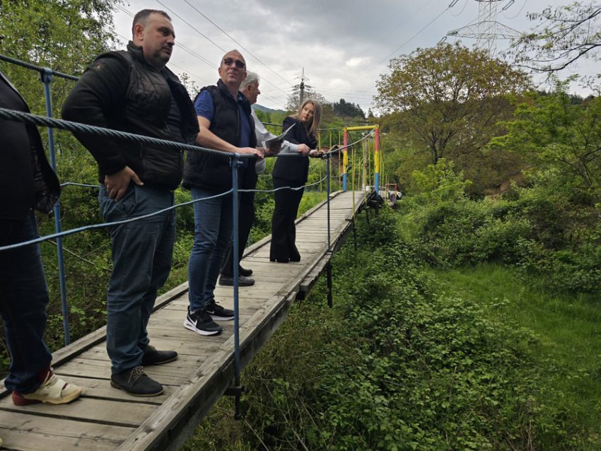 Pentru prima dată în 59 de ani va avea loc golirea de fund a Barajului Vidraru. Risc de inundații în anumite zone 1 Sursă foto: FB Ioana FAcaleata