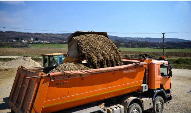 TITAN SRL – Expertiză în extracția și procesarea materialelor pentru construcții 2 TITAN