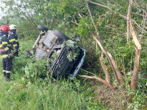 Accident în Mușătești! Autoturism răsturnat 1 ee7adb7f 8d1e 499b be59 13266ac894fc - Accident în Mușătești! Autoturism răsturnat