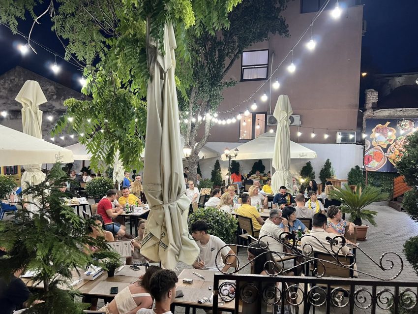 Restaurant Casa Argeșeană își mărește echipa! 2 Casa Argeșeană