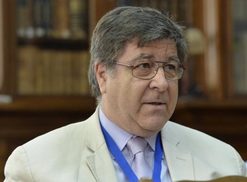 Jurnaliștii Constantin Hlihor și Nicolae Melinescu, invitați la Dialogurile Filarmonicii Pitești 3 Nicolae Melinescu - Jurnaliștii Constantin Hlihor și Nicolae Melinescu, invitați la Dialogurile Filarmonicii Pitești