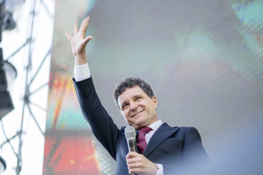 Nicusor Dan miting - Scandal la FC Argeș: jucători sancționați pentru jigniri la adresa lui Nicușor Dan