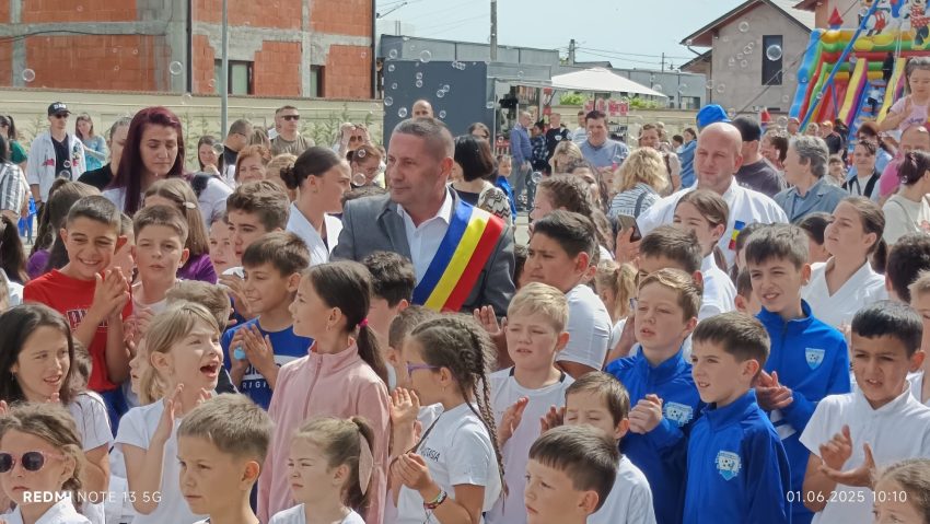 Primar Dan Stroe: „Astăzi, chiar dacă doar pentru câteva ore, și noi adulții am redevenit copii..” 5 Dan Stroe Bradu