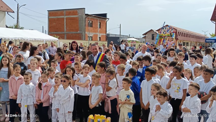 Primar Dan Stroe: „Astăzi, chiar dacă doar pentru câteva ore, și noi adulții am redevenit copii..” 3 Dan Stroe Bradu