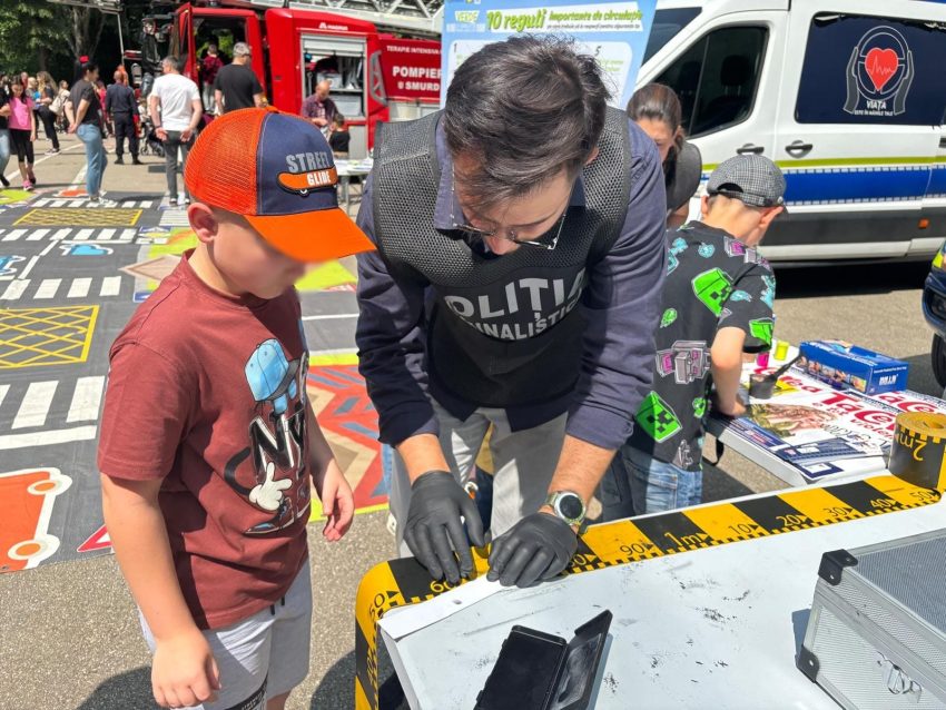 WhatsApp Image 2025 06 02 at 09.20.28 - Polițiștii argeșeni, alături de copii, de 1 Iunie