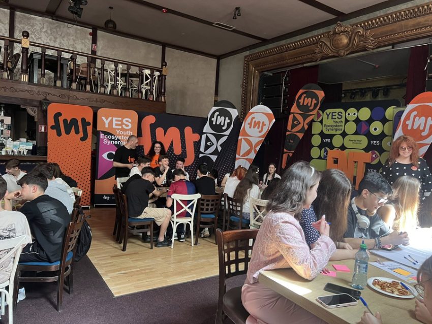 tineri proiect deschidere Sursă foto: FB CCS Pitesti.