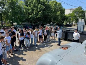 Ziua Mondială a Mediului la Mioveni: Primarul Aurel Costache a vorbit elevilor despre sortarea corectă a deșeurile 1 Sursă foto: FB Primăria Orașului Mioveni.
