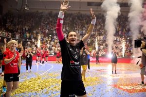 Cristina Neagu şi-a luat rămas-bun de la handbal. Mii de fani i-au fost alături 1 505405104 1290768745743334 820342414152778331 n - Cristina Neagu şi-a luat rămas-bun de la handbal. Mii de fani i-au fost alături