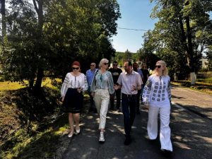Alina Gorghiu: ”E nevoie de un centru de salvare. Ambulanța ajunge cu greu aici” 1 Sursă foto: FB ALina Gorghiu.
