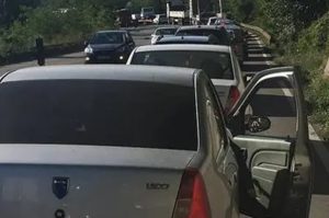 TIR rămas în pană pe DN 7! Trafic alternativ 1 cats - TIR rămas în pană pe DN 7! Trafic alternativ