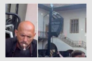 După ce a rămas fără permis, Andrew Tate a petrecut în curtea muzeului Brukenthal 2 Andrew Tate