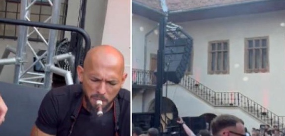După ce a rămas fără permis, Andrew Tate a petrecut în curtea muzeului Brukenthal 1 Andrew Tate,