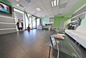 Redescoperă încrederea în zâmbetul tău cu Implant & Esthetic Center din Pitești! 2 iec mare 1 - Redescoperă încrederea în zâmbetul tău cu Implant & Esthetic Center din Pitești!