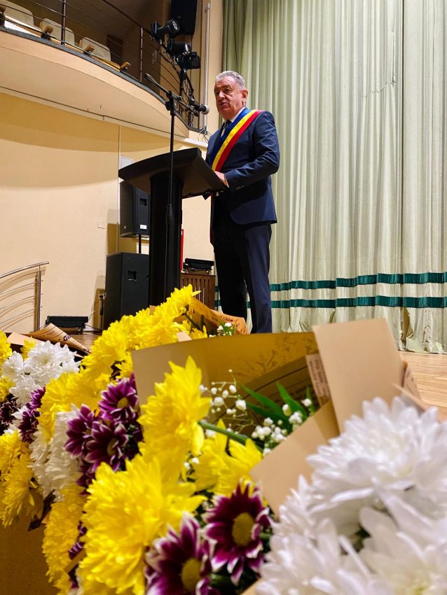 87 de cupluri longevive din Pitești au fost celebrate la Filarmonică 4 cupluri premiate Pitesti