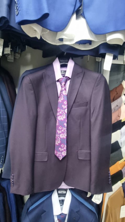 complex john costum - Vara evenimentelor începe la Complex Comercial John – tot ce ai nevoie, într-un singur loc!