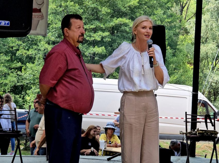 Tradiție, modernizare și implicare. PNL Argeș continuă întâlnirile zonele 1 Sursă foto: FB Alina Gorghiu