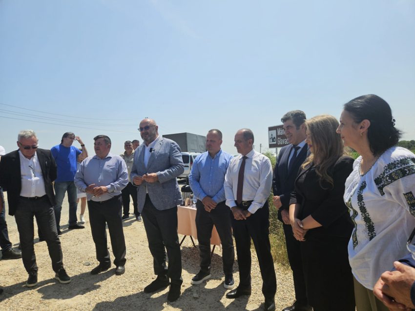 Cel mai lung drum județean din Argeș va fi modernizat pe fonduri europene. Astăzi a fost predat amplasamentul! 1 Sursă foto: anchetaonline.ro