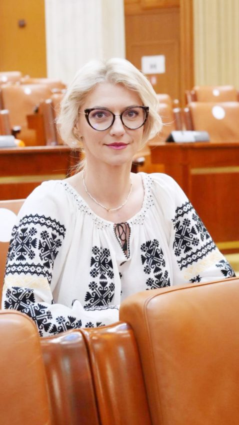 Alina Gorghiu ie - Provocare lansată de Alina Gorghiu!