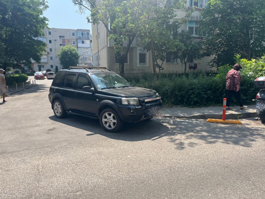 Atenție piteșteni! Blocarea accesului la platformele de colectare a deşeurilor se sancţionează! 4 blocare containere Pitesti