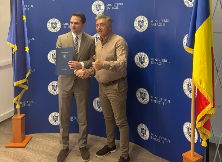 Primarii din Albeștii de Muscel și Poienarii de Muscel au semnat contracte pentru energie verde. Investesc în centrale fotovoltaice 1 Sursă foto: PNL Arges