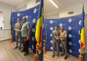 Primarii din Albeștii de Muscel și Poienarii de Muscel au semnat contracte pentru energie verde. Investesc în centrale fotovoltaice 1 Sursă foto: PNL Arges
