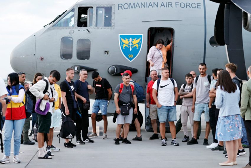 Români evacuați din zona de conflict din Orientul Apropiat: 121 au ajuns acasă, alți 37 sunt în drum spre țară 2 Sursă foto: gov.ro.