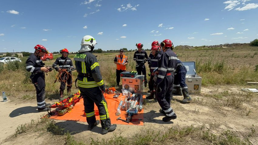 Exerciţiul naţional de simulare a unui cutremur continuă! 4 exercitiu cutremur DSU