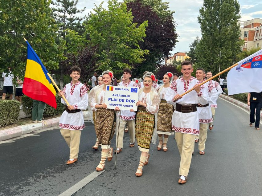 festival folclor Mioveni festival folclor Mioveni