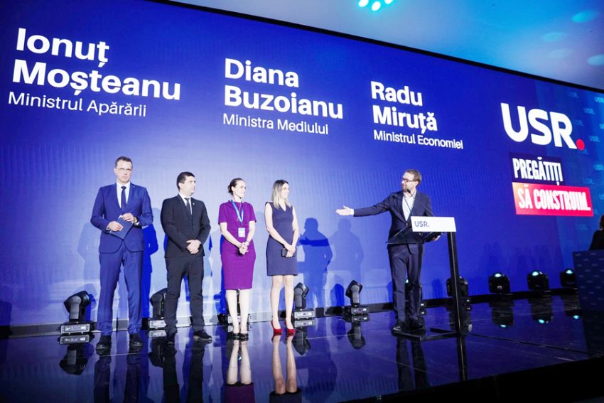 mosteanu si ministrii USR Sursă foto: ediția tipărită.