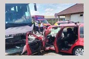 accident autocar masina dn 1