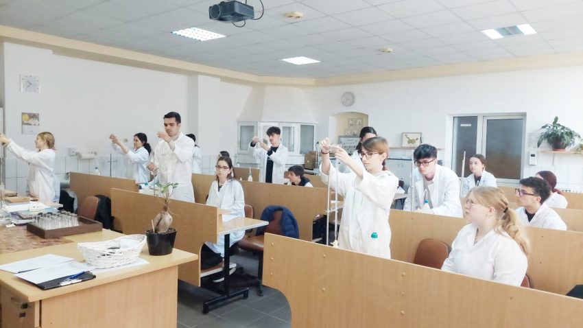 Vlaicu Voda 5 - Formați pentru viitor: Valorile și realizările COLEGIULUI NAŢIONAL “VLAICU VODĂ”