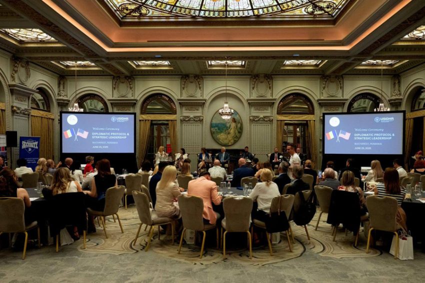 alina gorghiu eveniment impotriva violentei domestice Sursă foto: FB Alina Gorghiu