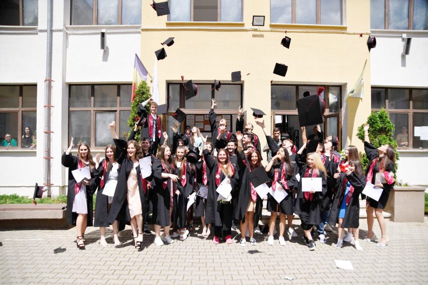 Iulia Zamfirescu Mioveni 7 - Liceul Teoretic „Iulia Zamfirescu” Mioveni - Educație care deschide drumuri!