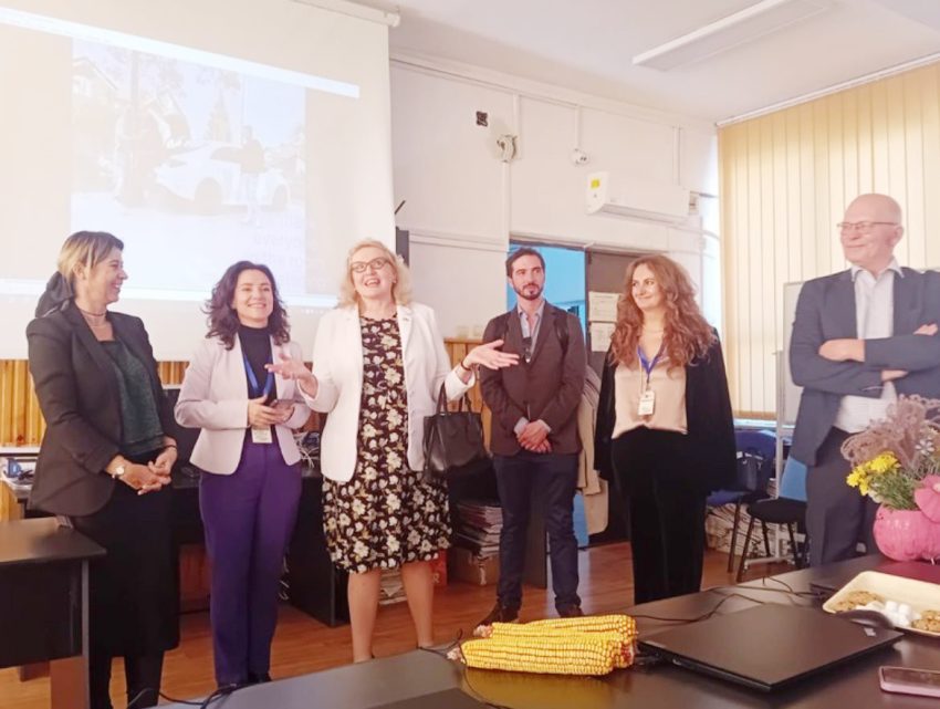 Liceul Sanitar Cantacuzino 13 - Liceul Teoretic „Ion Cantacuzino” - modelează caractere și formează oameni de valoare