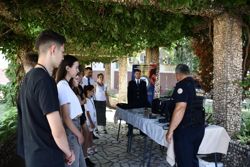 Penitenciarul Găești și-a deschis porțile pentru cetățeni, parteneri instituționali și mass-media 1 Penitenciarul Găești