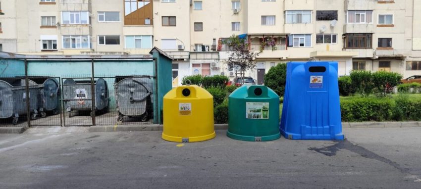 Începând de astăzi cetățenii din Costești pot folosi noile containere de tip igloo 1 la Costești