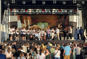 514501125 1032182712450853 2944410561122092600 n - 19 tineri din Mioveni, premiați la majorat