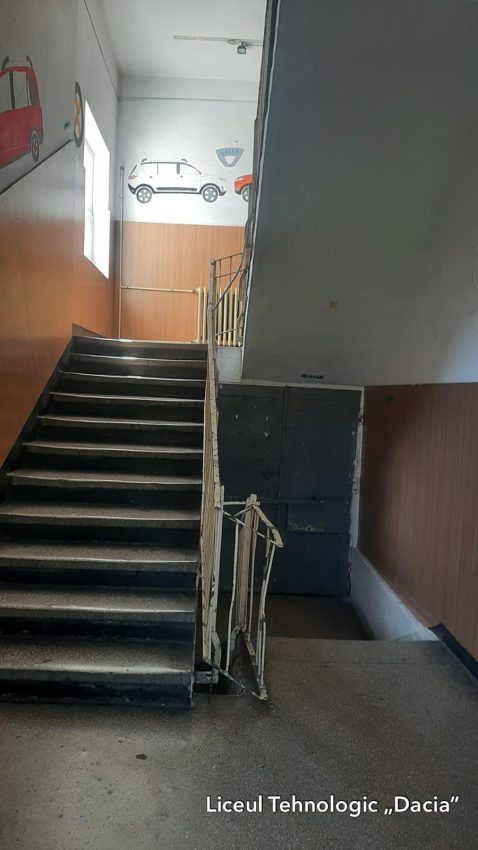 514502552 1166378378849841 6848290166078679046 n - Azi au fost predate amplasamentele pentru 2 proiecte de investiții majore în infrastructura educațională, la Pitești!