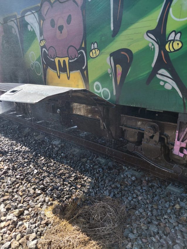 (Video) Incendiu la un tren în Gara Golești. Zeci de persoane s-au autoevacuat! 3 tren incendiu