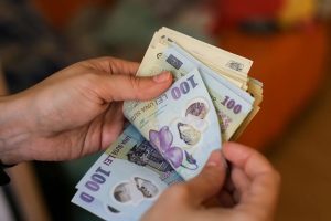 Sporul pentru condiții vătămătoare, plafonat la 300 de lei brut 1 cats - Sporul pentru condiții vătămătoare, plafonat la 300 de lei brut