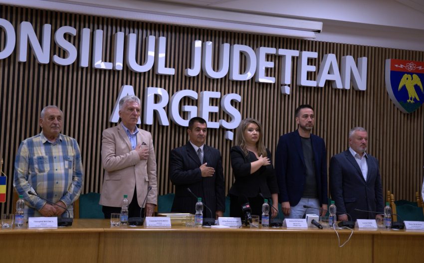 A început Festivalul Internaţional de Folclor „CARPAŢI”, ediția a XXXVIII-a! 1 Deschidere Carpati2 - A început Festivalul Internaţional de Folclor „CARPAŢI”, ediția a XXXVIII-a!