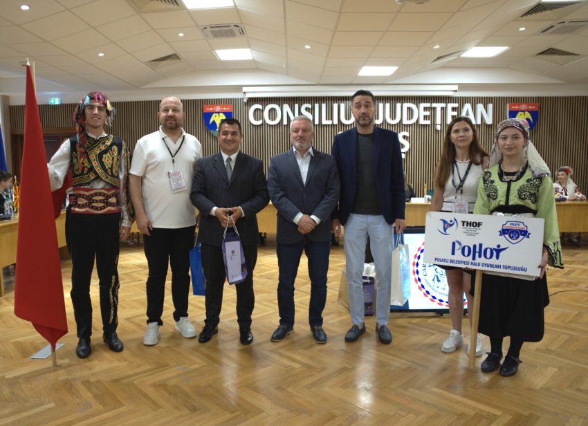 A început Festivalul Internaţional de Folclor „CARPAŢI”, ediția a XXXVIII-a! 2 Deschidere Carpati3 - A început Festivalul Internaţional de Folclor „CARPAŢI”, ediția a XXXVIII-a!