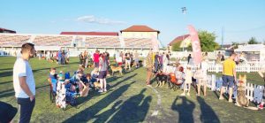 Eveniment inedit la Bradu! Competiție canină desfășurată în nocturnă! 1 bradu dogshow - Eveniment inedit la Bradu! Competiție canină desfășurată în nocturnă!