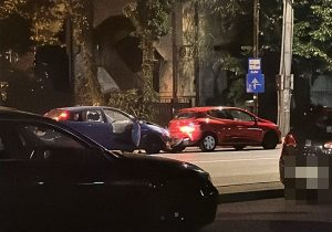 Accident în Pitești! Impact între două mașini 2 2a58e044 91c6 4c77 91e1 378e030b2e9d - Accident în Pitești! Impact între două mașini