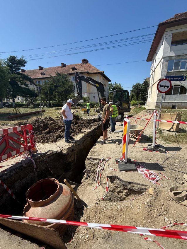 Nicolae Velcea, vizită în teren la lucrările de extindere și reabilitare a rețelelor de apă și canalizare 3 lucrari la Stefanesti