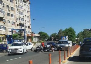 Accident în Pitești! Motociclist implicat 1 4aef11ec 0ba6 4383 8063 09cbdfeb7dc6 1 - Accident în Pitești! Motociclist implicat