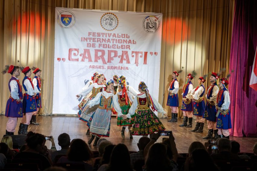 Sursă foto: FB Festivalului International de Folclor Carpati 2025 