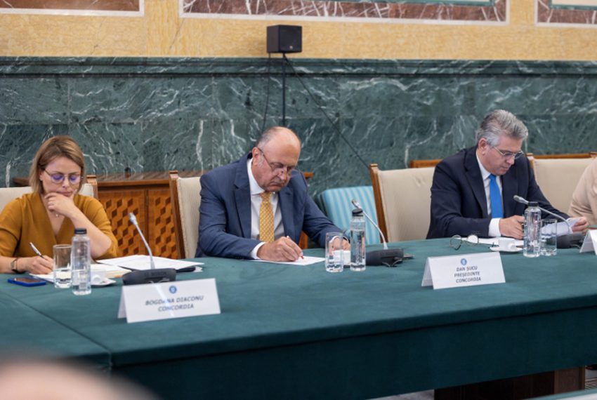 Dialog social între Guvern, patronate și sindicate pentru reducerea deficitului bugetar 3 Sursă foto: gov.ro.