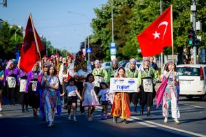 Dans, tradiții și prietenie internațională la Mioveni, în cadrul Festivalului „Carpați” 5 Sursă foto: FB Primăria Orașului Mioveni (foto credit: Mihai Nițoiu și Silviu Constantin).