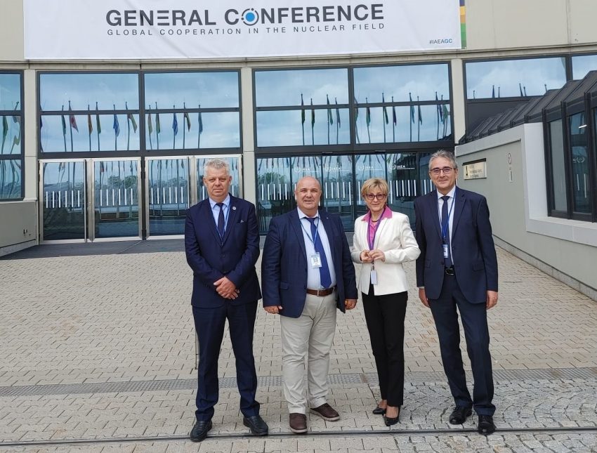 Uta si Ducu conferinta